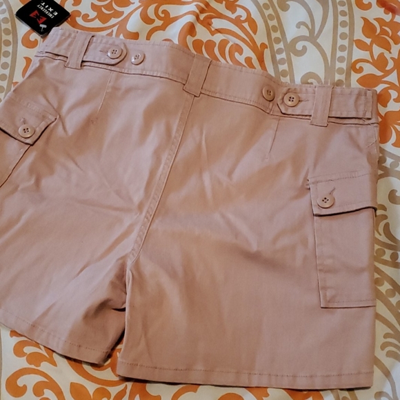 Shorts - Picture 2 of 3